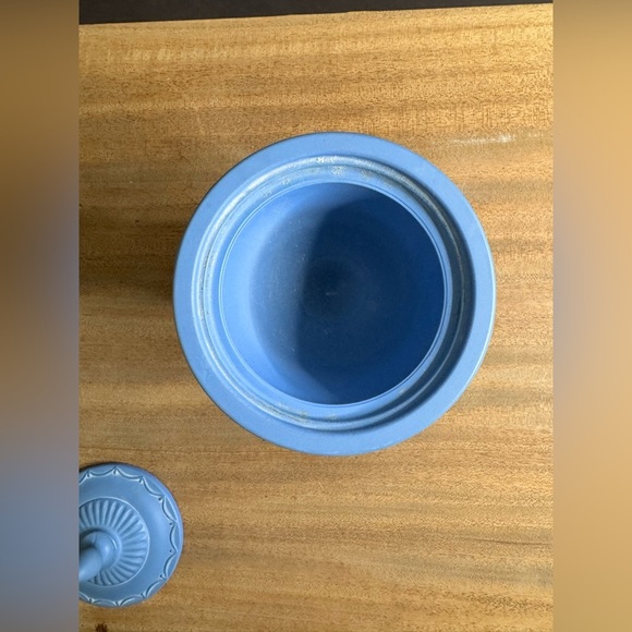 Vintage 70’s Avon Avonshire Grecian Pedestal Wedgewood Jasperware Style Blue - Picture 5 of 8